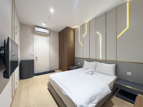 Hill10 iCity | Parking & Pool