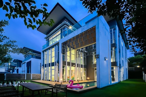 Kemensah Villa 8 Bedrooms 25 Pax