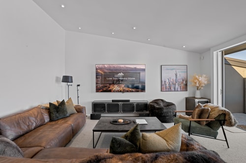 Luxury Villa with Panoramic Lake & Mountain Views 10 Luxe Stay