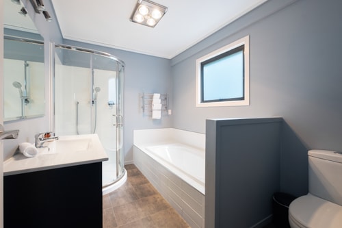 The Lodge - Tranquil & Picturesque 18 Luxe Stay