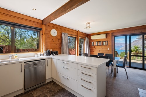 The Lodge - Tranquil & Picturesque 8 Luxe Stay