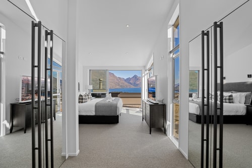 Luxury Villa with Panoramic Lake & Mountain Views 11 Luxe Stay