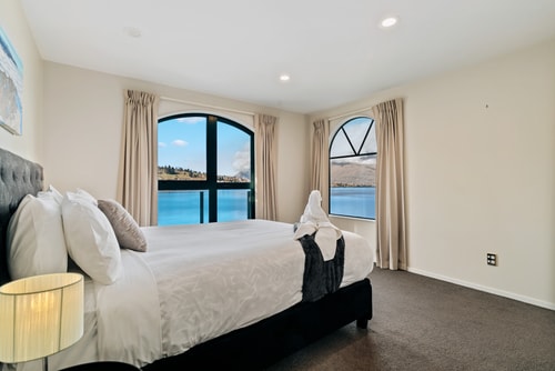 Lakefront Living at Remarkables Retreat - Unit 3 13 Luxe Stay