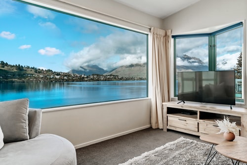 Lakefront Living at Remarkables Retreat - Unit 3 0 Luxe Stay