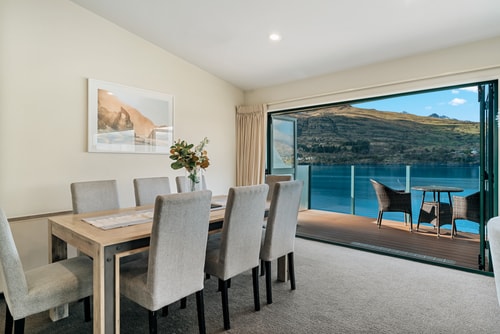 Lakefront Living at Remarkables Retreat - Unit 3 2 Luxe Stay