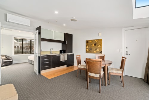6-bedroom Penthouse Apartment - The Beacon 15 Luxe Stay