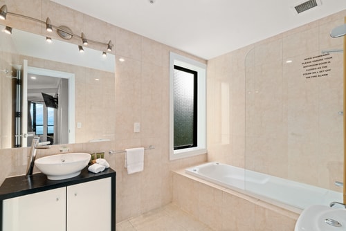 6-bedroom Penthouse Apartment - The Beacon 27 Luxe Stay