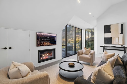 Contemporary 7 Bedroom House with Stunning View 5 Luxe Stay