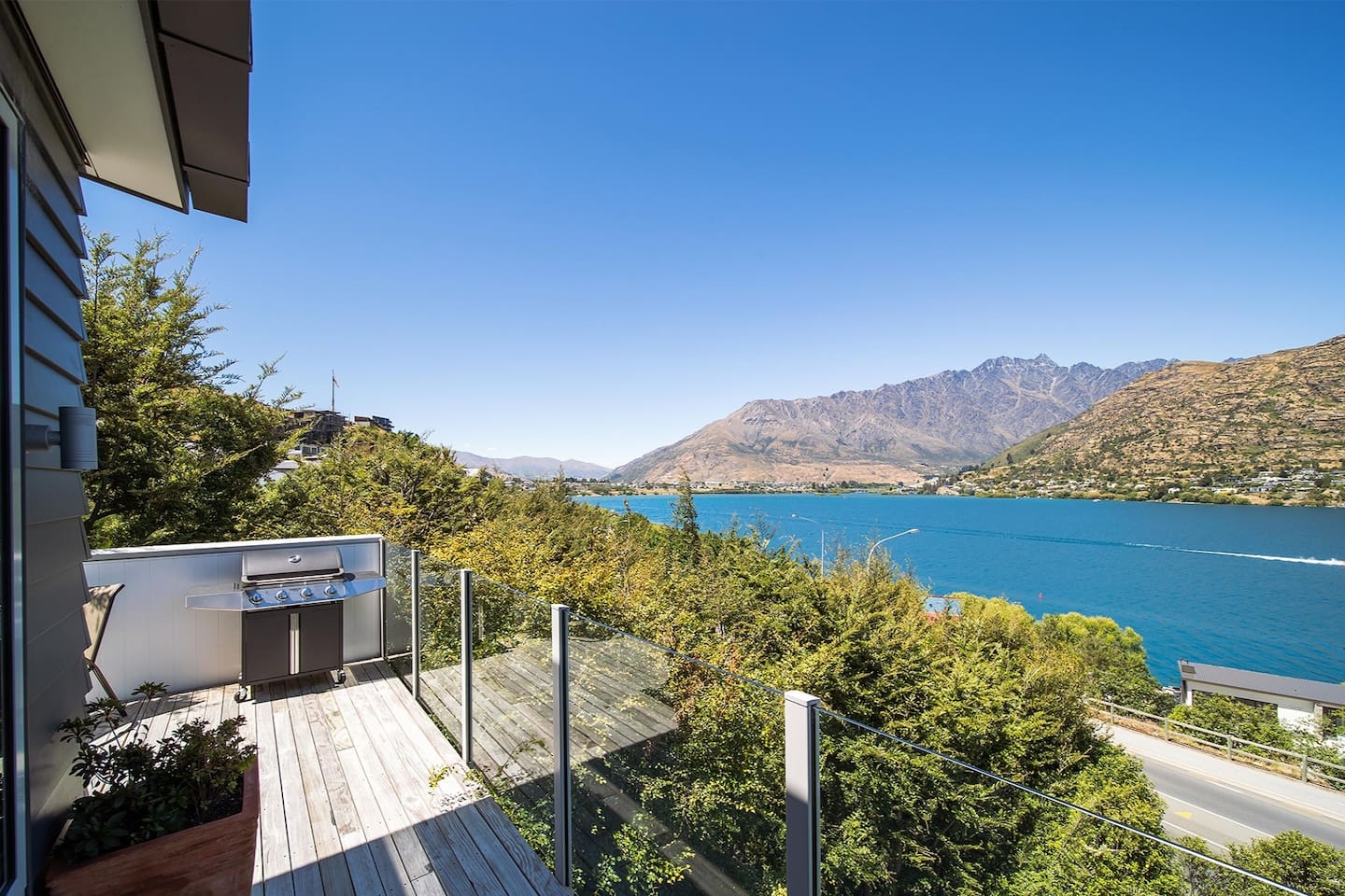 Lake View Greenstone Luxe Apartment Luxe Stay