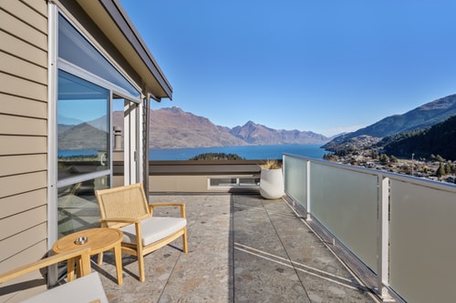 Luxury Villa with Panoramic Lake & Mountain Views 28 Luxe Stay