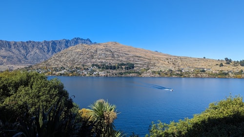 Scenic Lakefront Apartment 18 Luxe Stay