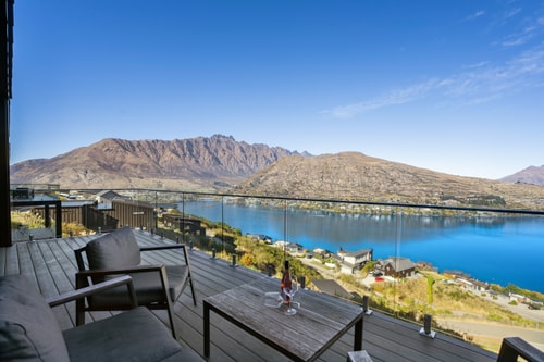 Sky Villa 1B 25 Luxe Stay