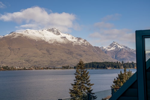 Lakefront Living at Remarkables Retreat 16 7 Luxe Stay