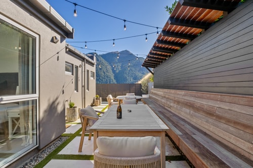 Luxury Villa with Panoramic Lake & Mountain Views 22 Luxe Stay