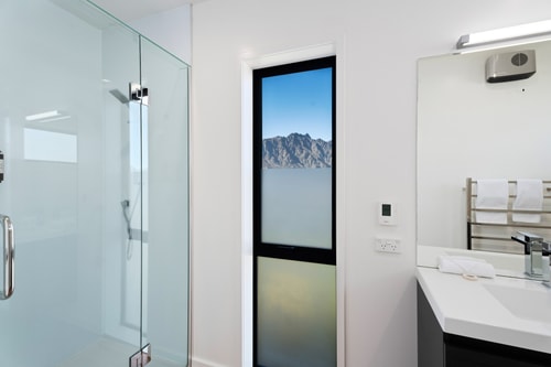 Style & Tranquillity - Eight Bedrooms, Two Houses 12 Luxe Stay