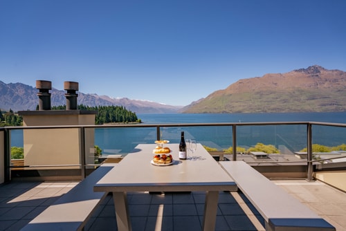 3-bedroom Penthouse Apartment - The Beacon 1002 28 Luxe Stay