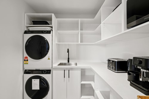 Contemporary 7 Bedroom House with Stunning View 27 Luxe Stay