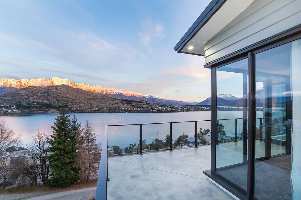 Luxury Retreat at 5 on The Hill Queenstown Luxe Stay