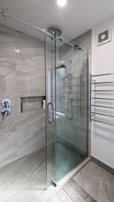 Scenic Lakefront Apartment 17 Luxe Stay