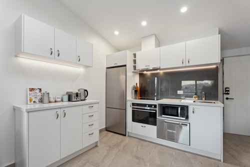 Scenic Lakefront Apartment 7 Luxe Stay