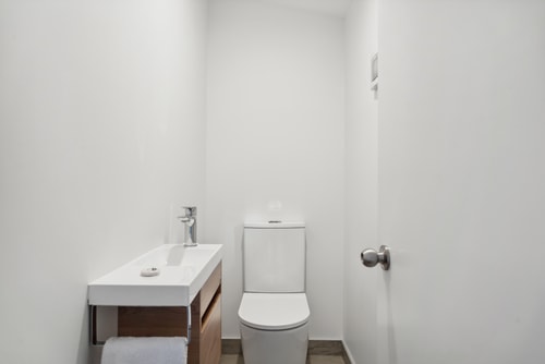 Scenic Lakefront Apartment 16 Luxe Stay