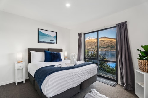 Scenic Lakefront Apartment 10 Luxe Stay