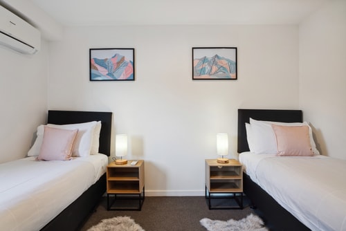 Scenic Lakefront Apartment 13 Luxe Stay