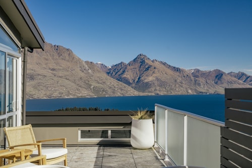 Luxury Villa with Panoramic Lake & Mountain Views 42 Luxe Stay