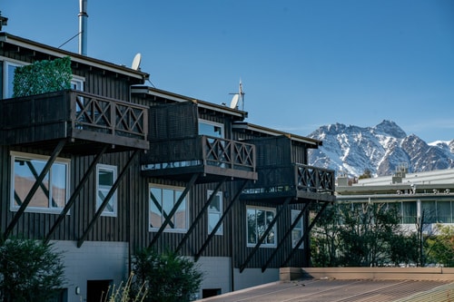 Urban Oasis - Central with Lakeview 21 Luxe Stay