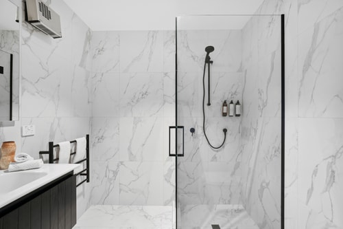 Contemporary 7 Bedroom House with Stunning View 51 Luxe Stay