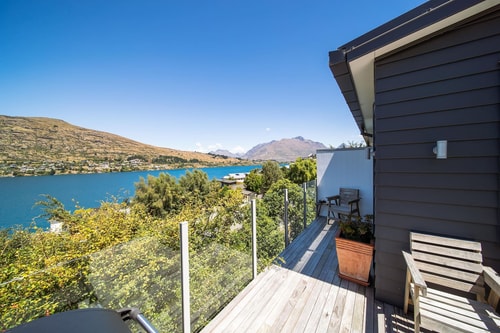 Lake View Greenstone Luxe Apartment 12 Luxe Stay
