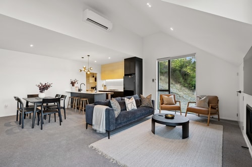 Contemporary 7 Bedroom House with Stunning View 17 Luxe Stay