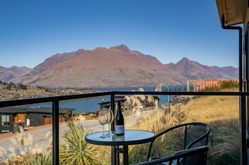 Style & Tranquillity - Eight Bedrooms, Two Houses 44 Luxe Stay