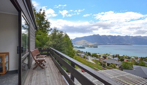The Lodge - Tranquil & Picturesque 24 Luxe Stay