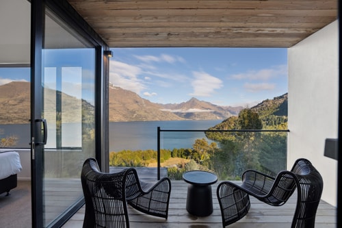 Contemporary 7 Bedroom House with Stunning View 21 Luxe Stay