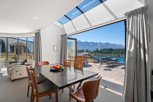 6-bedroom Penthouse Apartment - The Beacon 10 Luxe Stay