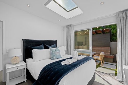 Luxury Villa with Panoramic Lake & Mountain Views 21 Luxe Stay