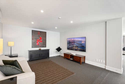 6-bedroom Penthouse Apartment - The Beacon 16 Luxe Stay