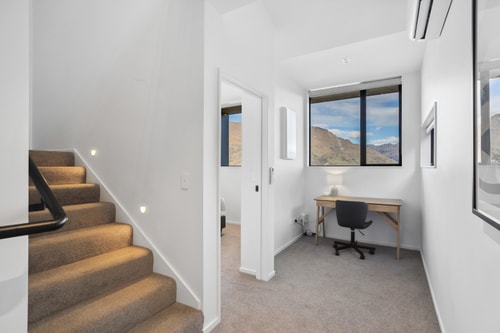 Contemporary 7 Bedroom House with Stunning View 45 Luxe Stay