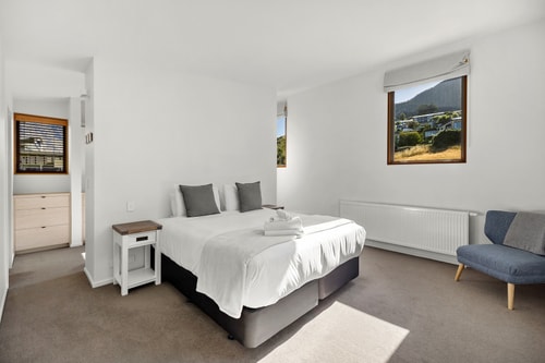 Whakata on Whitbourn 12 Luxe Stay