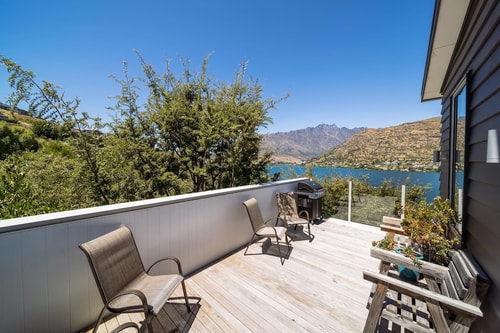 Lake View Greenstone Luxe Apartment 13 Luxe Stay