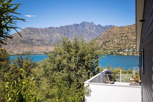 Lake View Greenstone Luxe Apartment 14 Luxe Stay