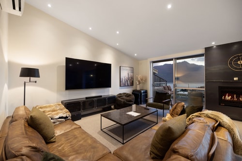 Luxury Villa with Panoramic Lake & Mountain Views 9 Luxe Stay