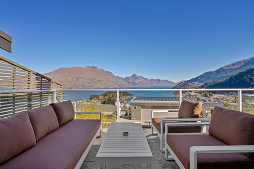 Luxury Villa with Panoramic Lake & Mountain Views 48 Luxe Stay