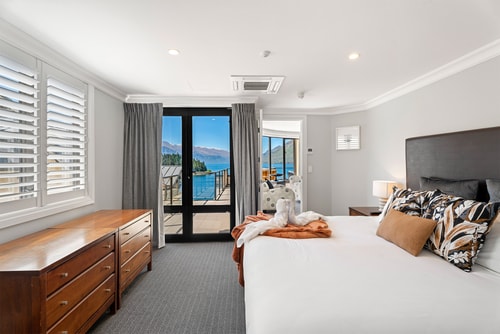 3-bedroom Penthouse Apartment - The Beacon 1002 16 Luxe Stay