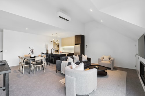 Contemporary 7 Bedroom House with Stunning View 41 Luxe Stay