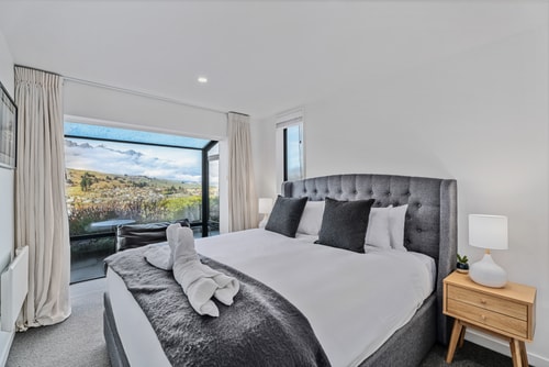 QT Sunrise 8 Luxe Stay