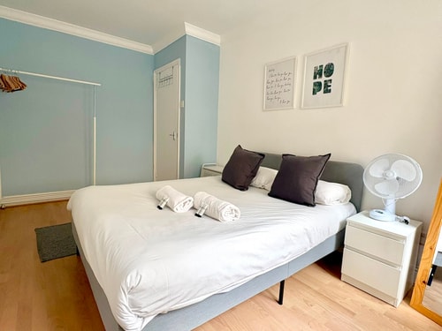 Islington 2 bedroom terrace Apartment by PrimeCityHosts 2 primecityhosts.com