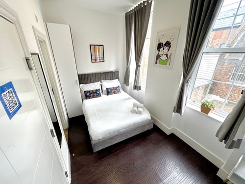 Charlotte Street Rooms by News Hotel R3 2 primecityhosts.com