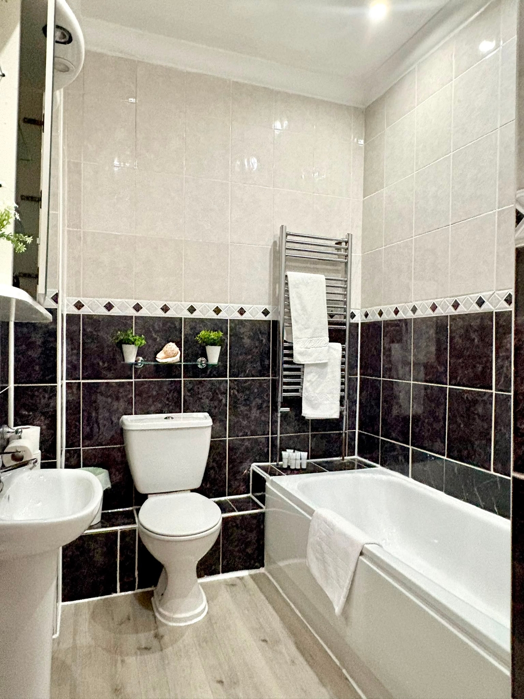 Islington 2 bedroom terrace Apartment by PrimeCityHosts 3 primecityhosts.com